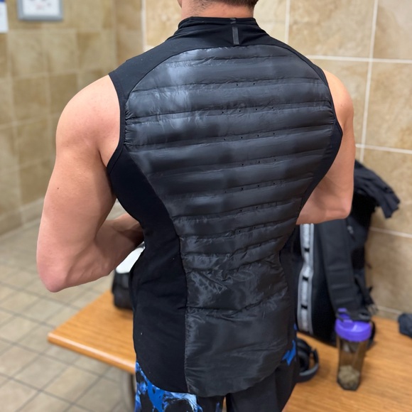 GYMSHARK MEN INSULTED VEST JACKET WARM COAT DOWN POLYESTER QUILTED SLEEVELESS S - Picture 9 of 16